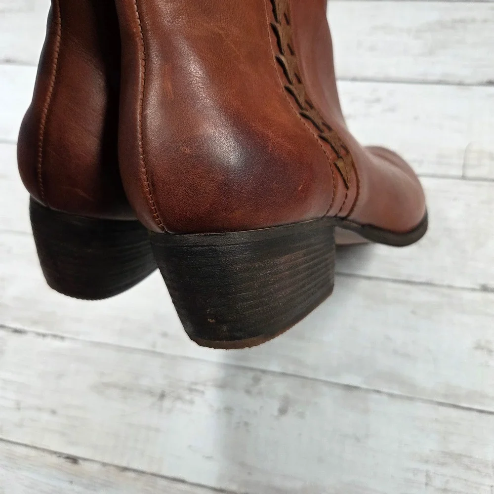 Clarks boots have